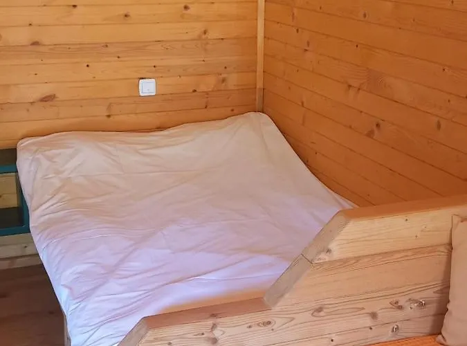 ホリデーパーク мировец Malŭk Izvor